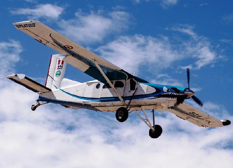 Iquitos: Avión de la FAP aterriza de emergencia y desata pánico