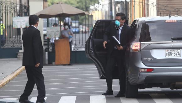 Vicente Zeballos llega al Congreso. Fotos Anthony Niño de Guzmán/GEC
