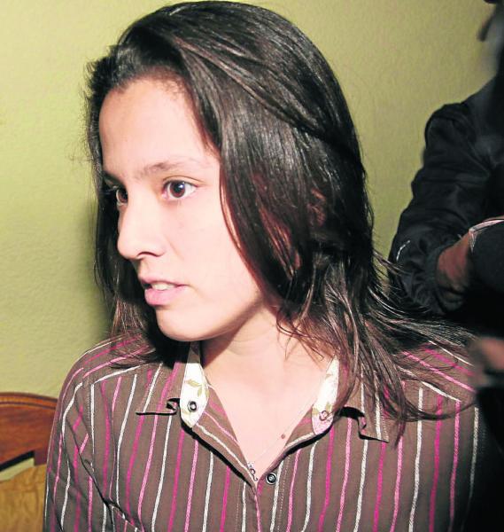 Rosario Ponce a través de carta niega salida al extranjero 