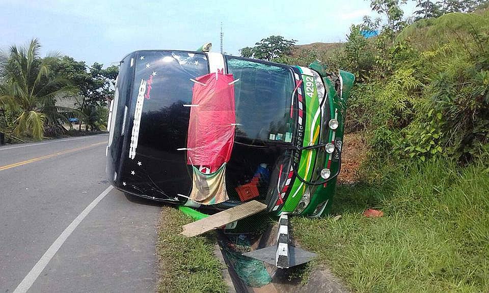 Bus de Turismo Central se despista y deja 55 heridos 