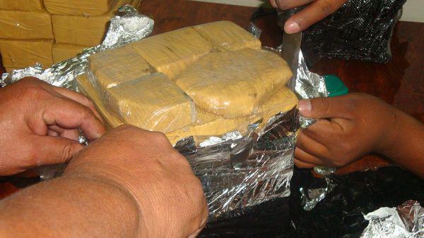 Huanuqueño llevaba dos kilos de droga en el cuerpo