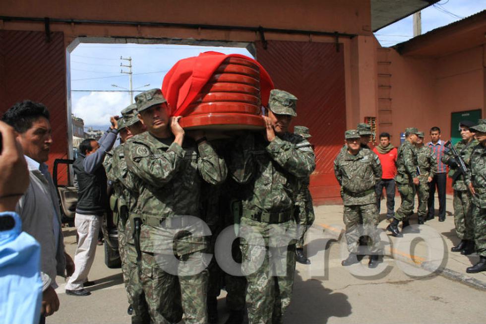 Rinden homenaje a Mayor EP que murió en Cuenca (FOTOS)