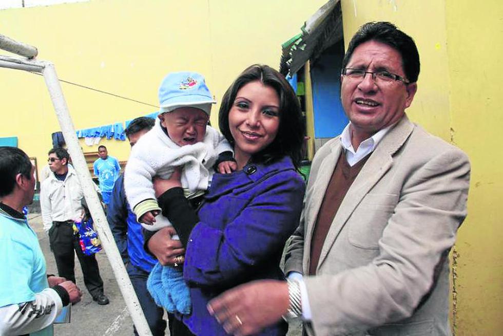 Rosario Valencia asegura que si se casó con Presidente Regional de Pasco