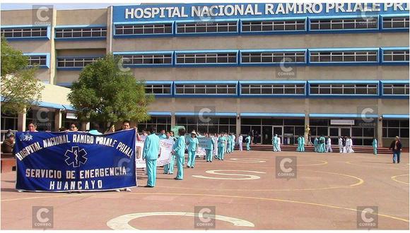 Enfermeras de Essalud realizan plantón exigiendo presupuesto para personal 