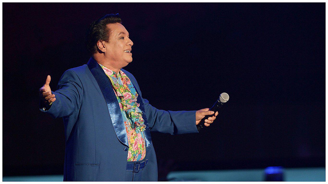 Juan Gabriel: Trasladan el cuerpo del artista y ya se encuentran con su familia
