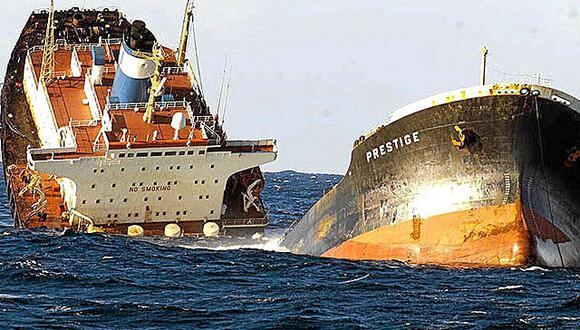 Corea del Sur intenta salvar de hundimiento a un barco con 472 pasajeros