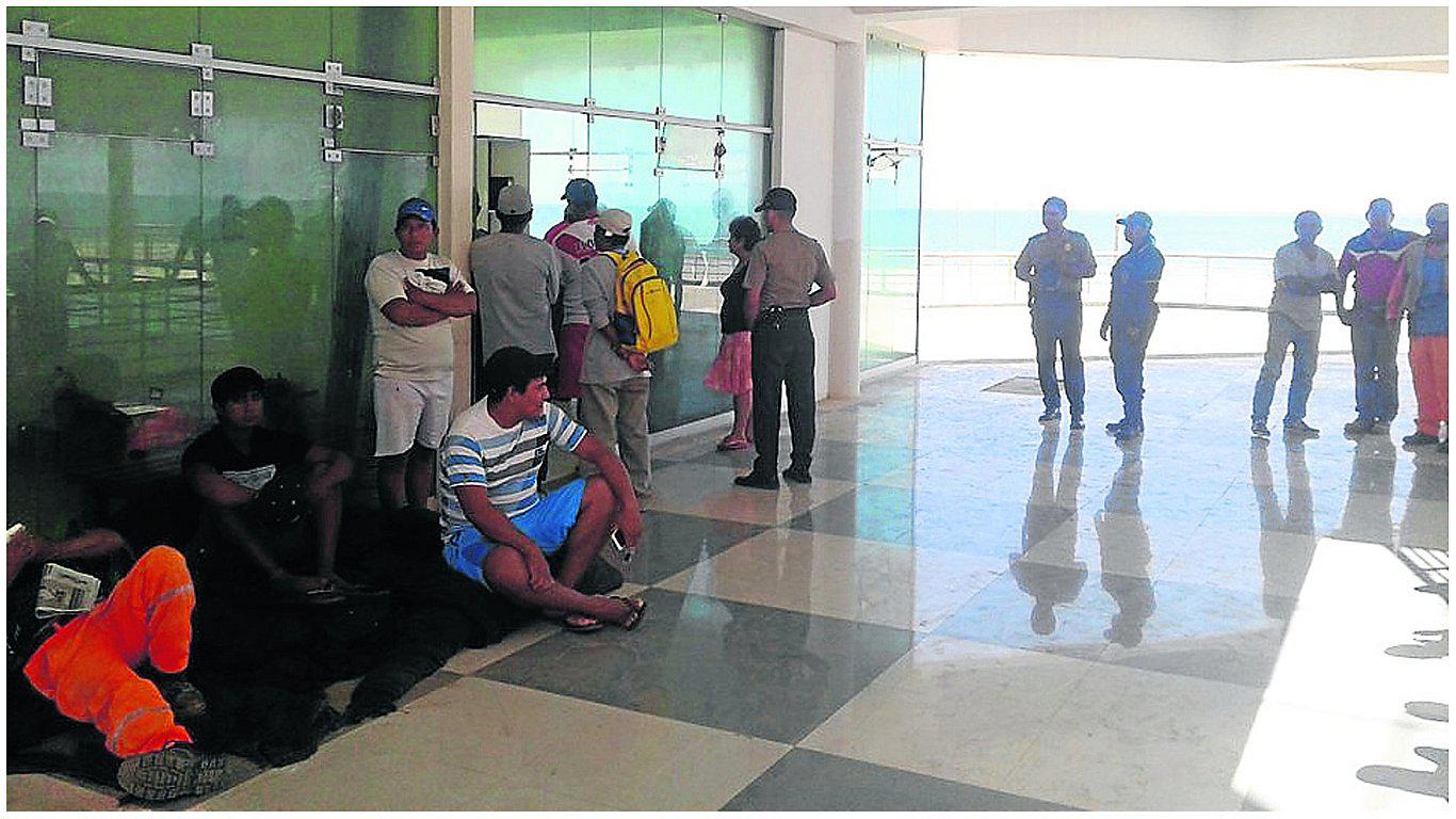 Problemas en la construcción del malecón de Zorritos 