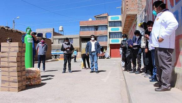 Municipio de Huancané entrega productos alimenticios al personal de salud