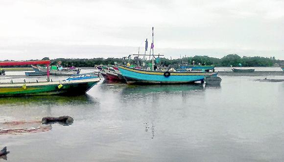 Delincuentes armados balean a pescador de embarcación tumbesina en alta mar 