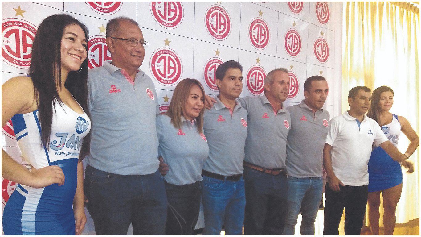 En conferencia roban celular al presidente del club Juan Aurich 