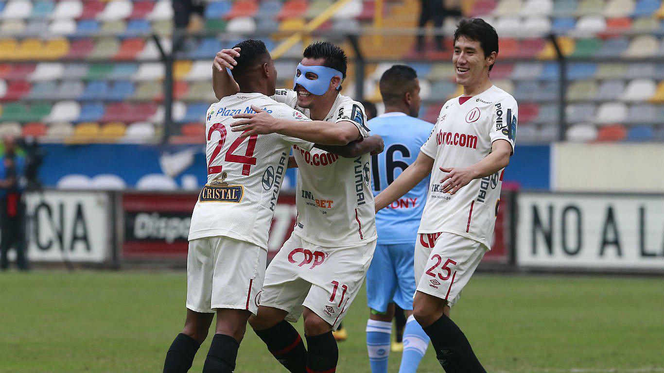 Universitario goleó a Real Garcilaso y regresó a la punta del torneo