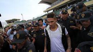 Paolo Guerrero sería suspendido por agredir a árbitro