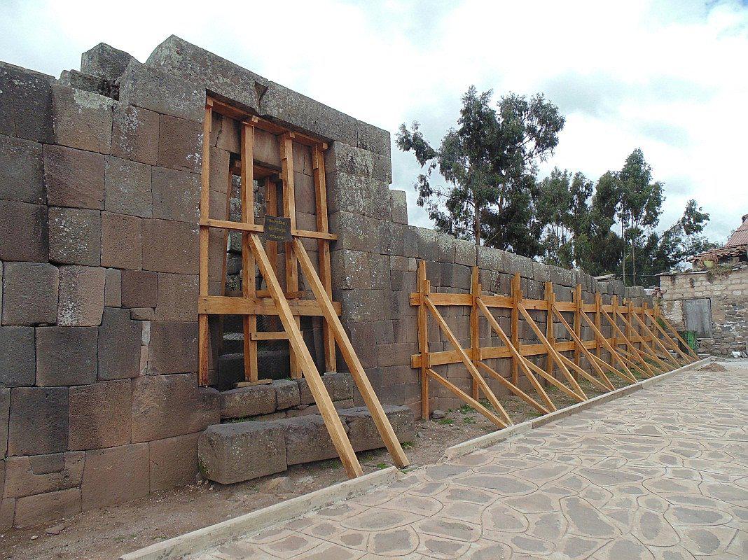 Monumentos arqueológicos de Vilcas Huamán son declarados en emergencia