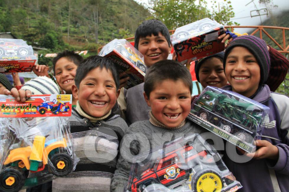 Correo hizo realidad el milagro de Navidad para los niños de Comas (FOTOS)