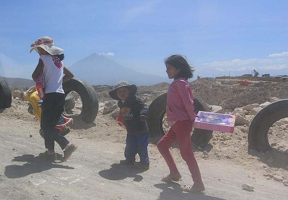 ​Correo logra sonrisas en Bajada de Reyes (FOTOS)