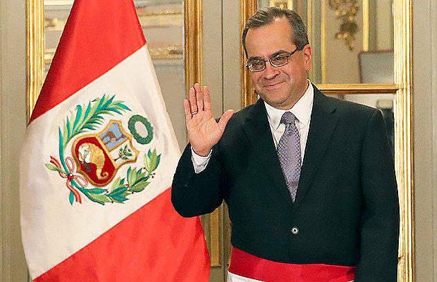 ​Ministro Jaime Saavedra recibió el saludo de todas las bancadas