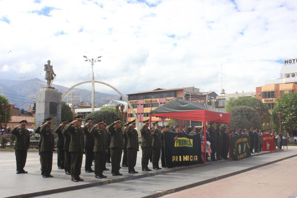 Pandillas de danzantes destacan en desfile dominical (FOTOS)