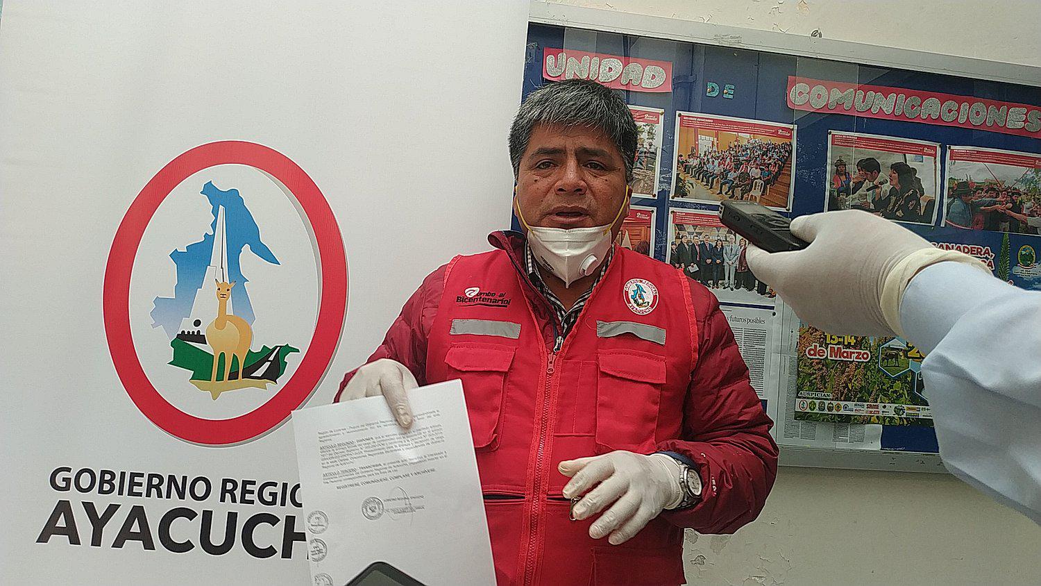 Destituyen del cargo a funcionario por haber participado en reunión social en plena emergencia 