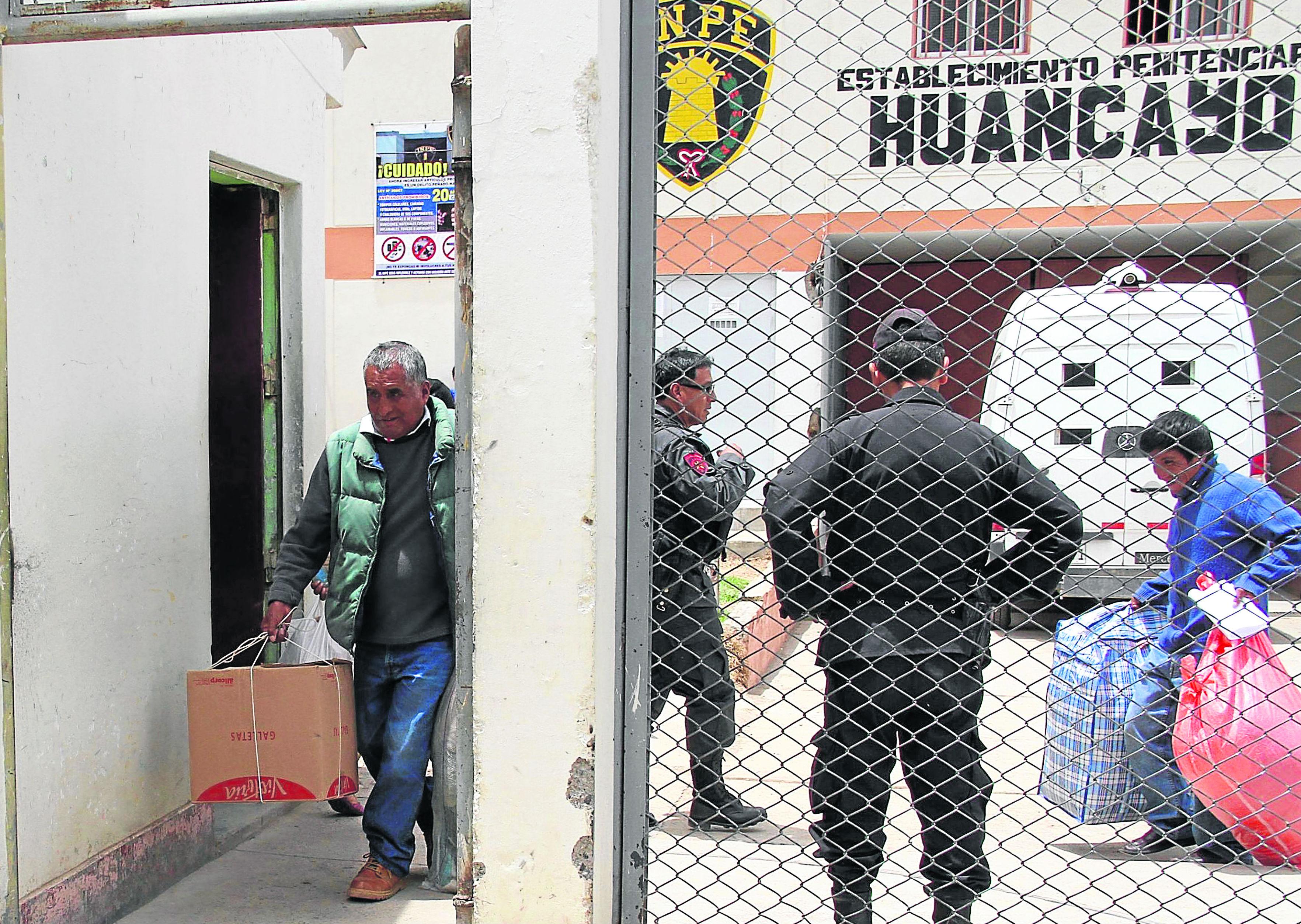 Hombre sale de la cárcel para encontrar a hijo que fue concebido por su delito (VIDEO)