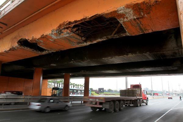 Cuidado: Puente Huánuco podría colapsar en cualquier momento (Fotos)
