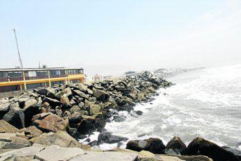 "Molón de Salaverry no ocasiona daños en litoral"