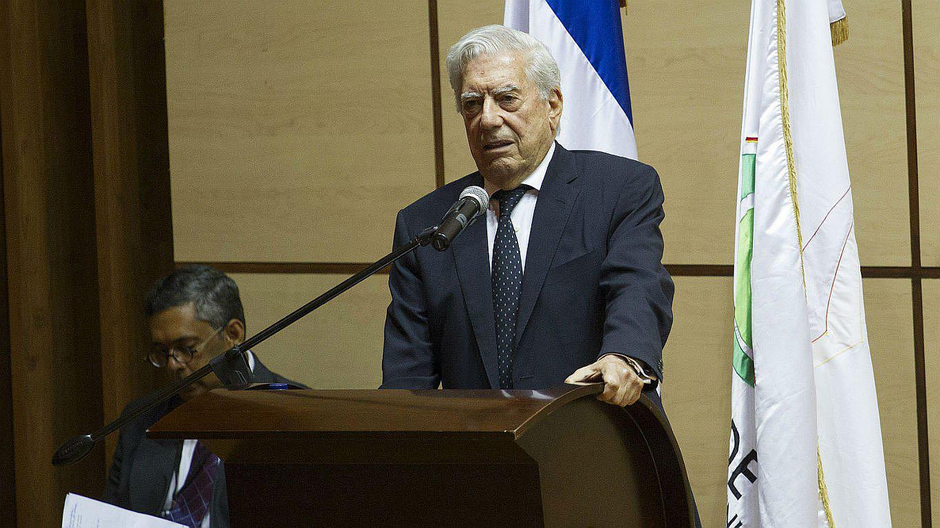 Mario Vargas Llosa reveló las cinco obras que influyeron en su vida como escritor