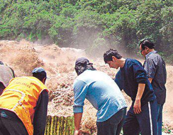 Río arrastra a 17 en Pisac