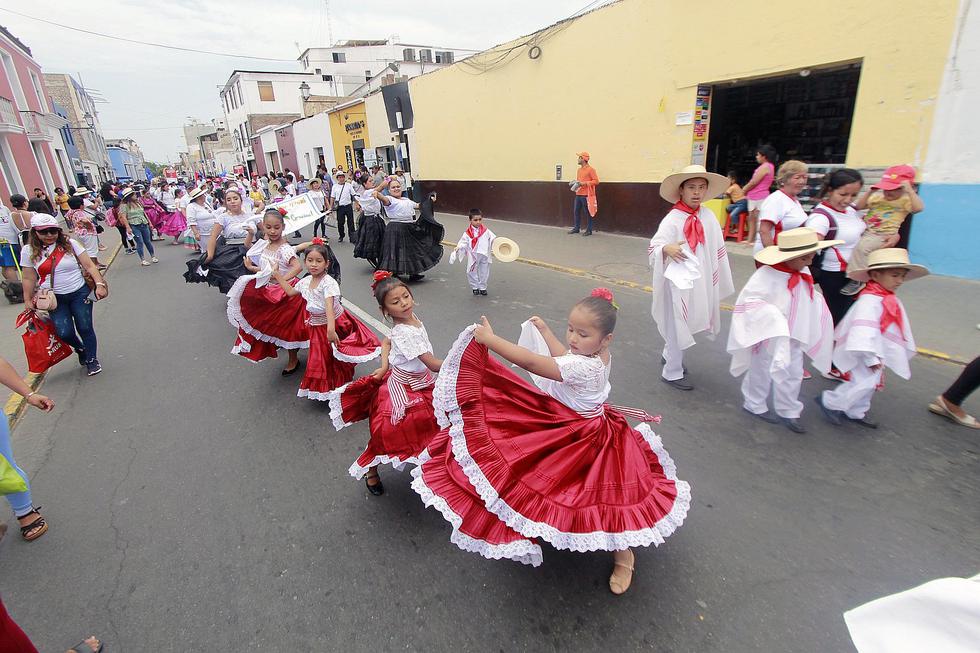 Así se vivió el corso de marinera (FOTOS Y VIDEO) 