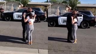 Policía baja de patrulla para bailar vals de 15 años con su hija en plena calle (VIDEO)