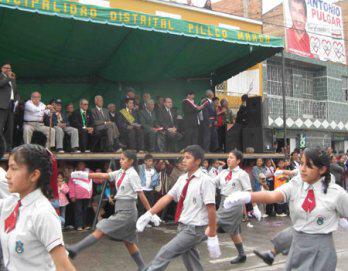 Con desfile celebran 47  años de toma de tierras