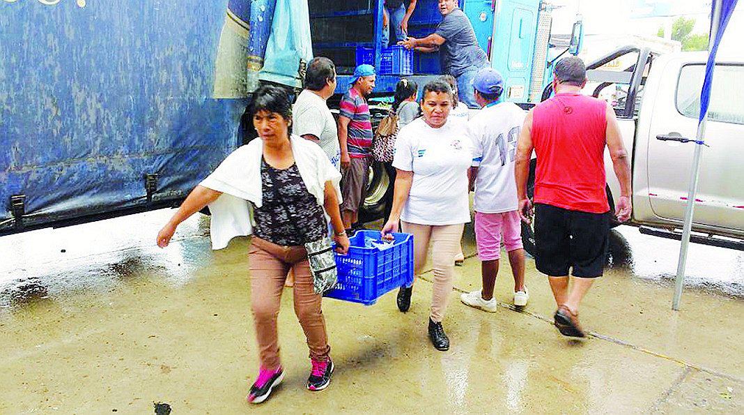 Tumbes: Ecuador dona 30,000 litros de agua al gobierno regional para los afectados por lluvias