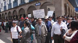 Trabajadores de la Unsaac exigen incremento de sueldo 