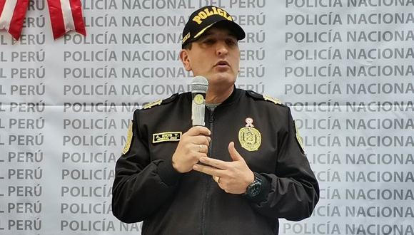 Jefe de la Dirección de Ejecución de Políticas de Seguridad Ciudadana, Guillermo Arteta, le pide a Arturo Fernández que respete a la Policía.