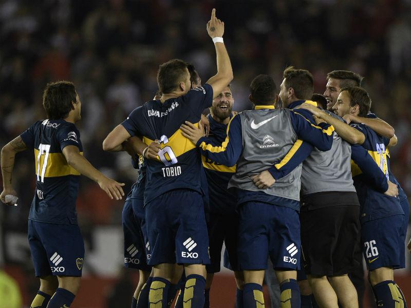 Boca Juniors se llevó el superclásico argentino y es líder