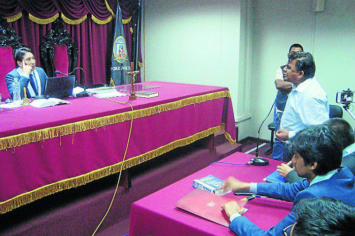 Prófugo alcalde Hugo Buendía busca librarse de la cárcel