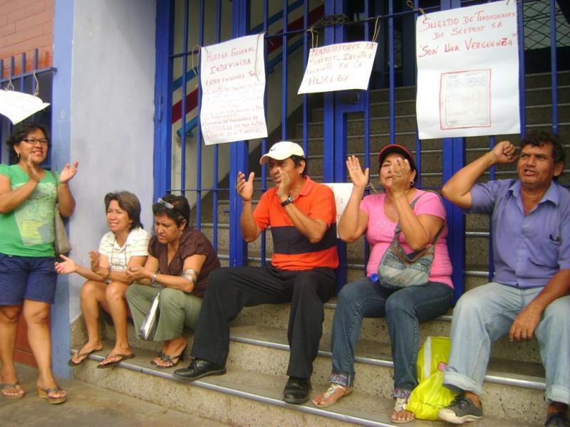 Trujillo: Trabajadores de Serpost cumplen 18 días de huelga