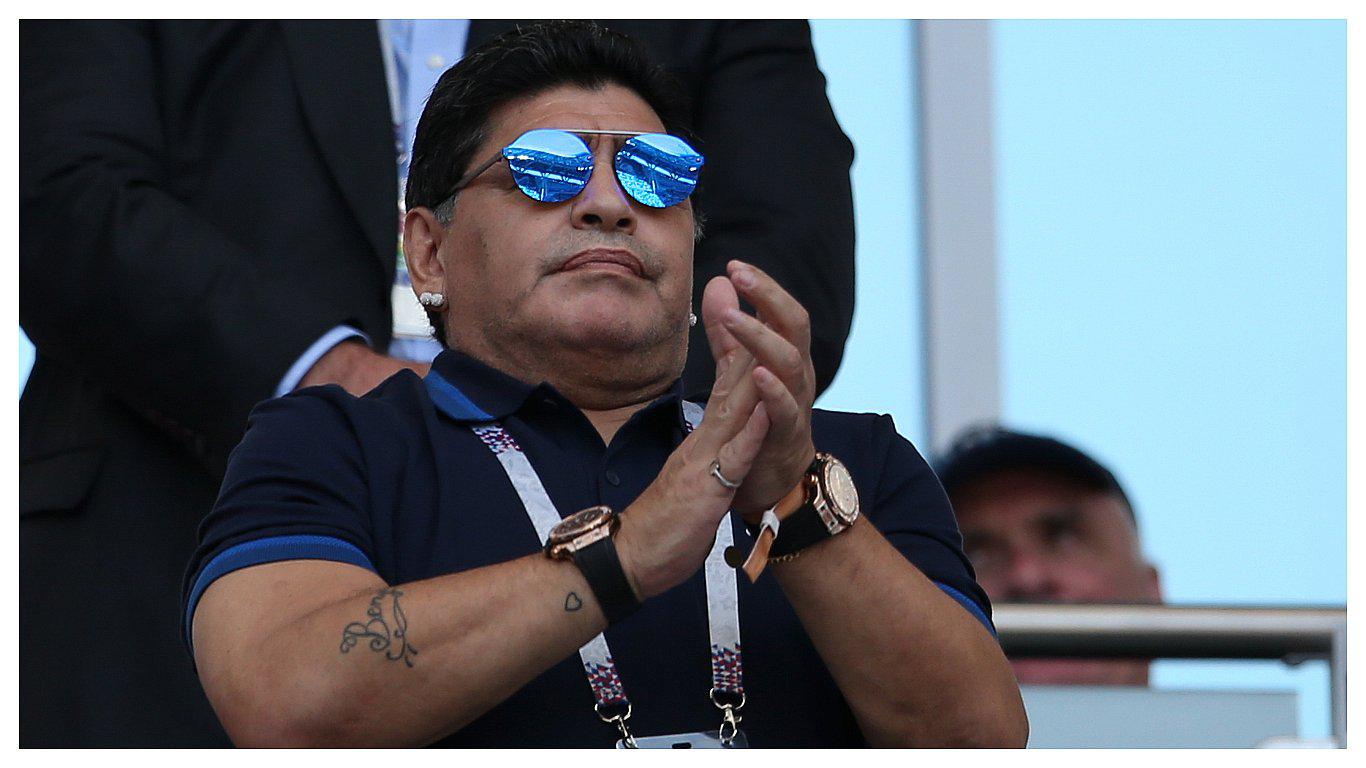 Diego Maradona molesto por no ser considerado como candidato para dirigir a la Argentina 