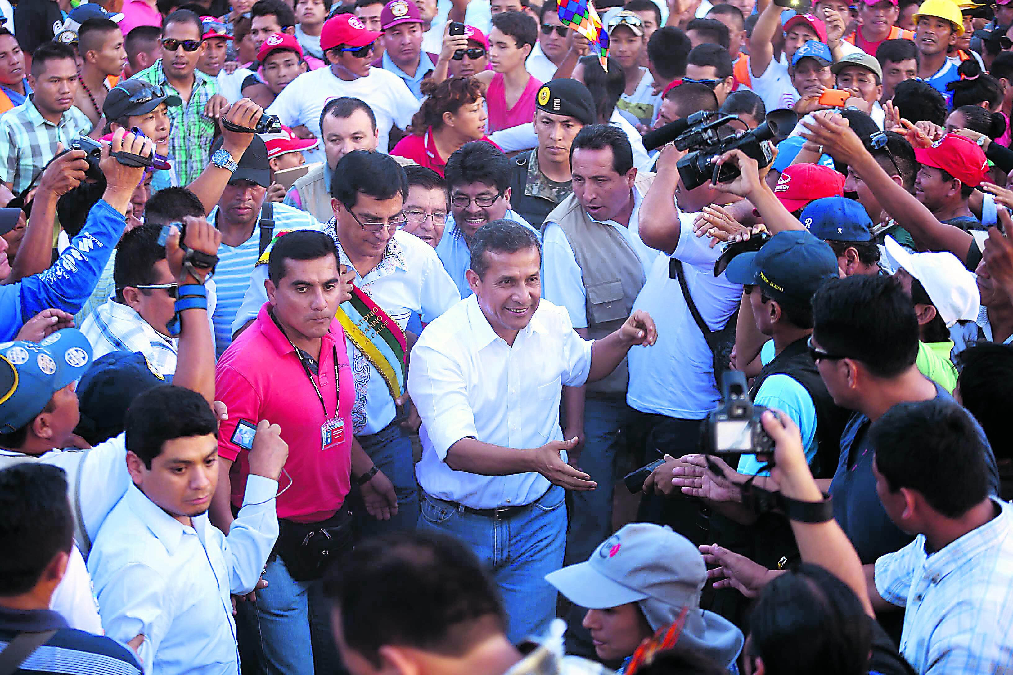 Luego de escándalo por Alejandro Yovera, presidente convoca a un pleno extraordinario