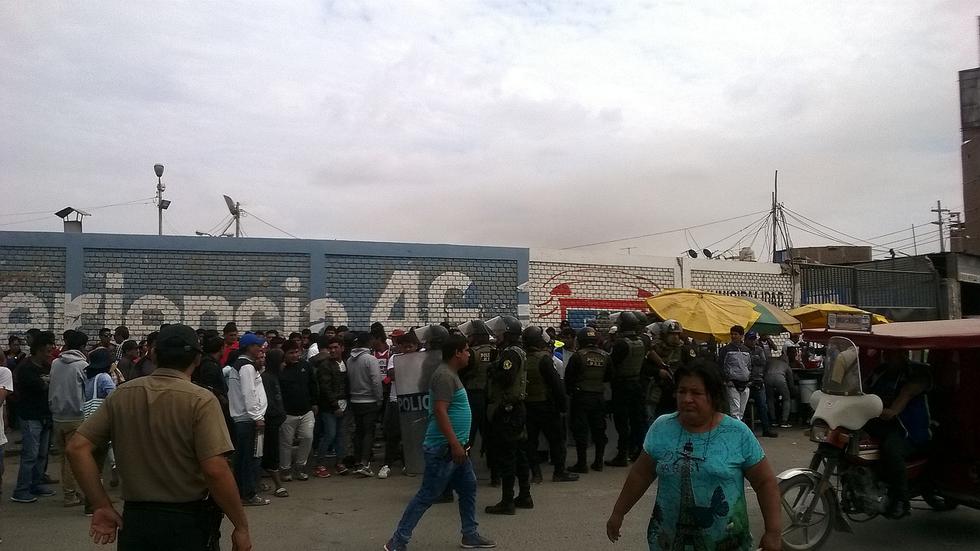 Transportistas realizan paro por cierre de terminar Epsel (VIDEO)