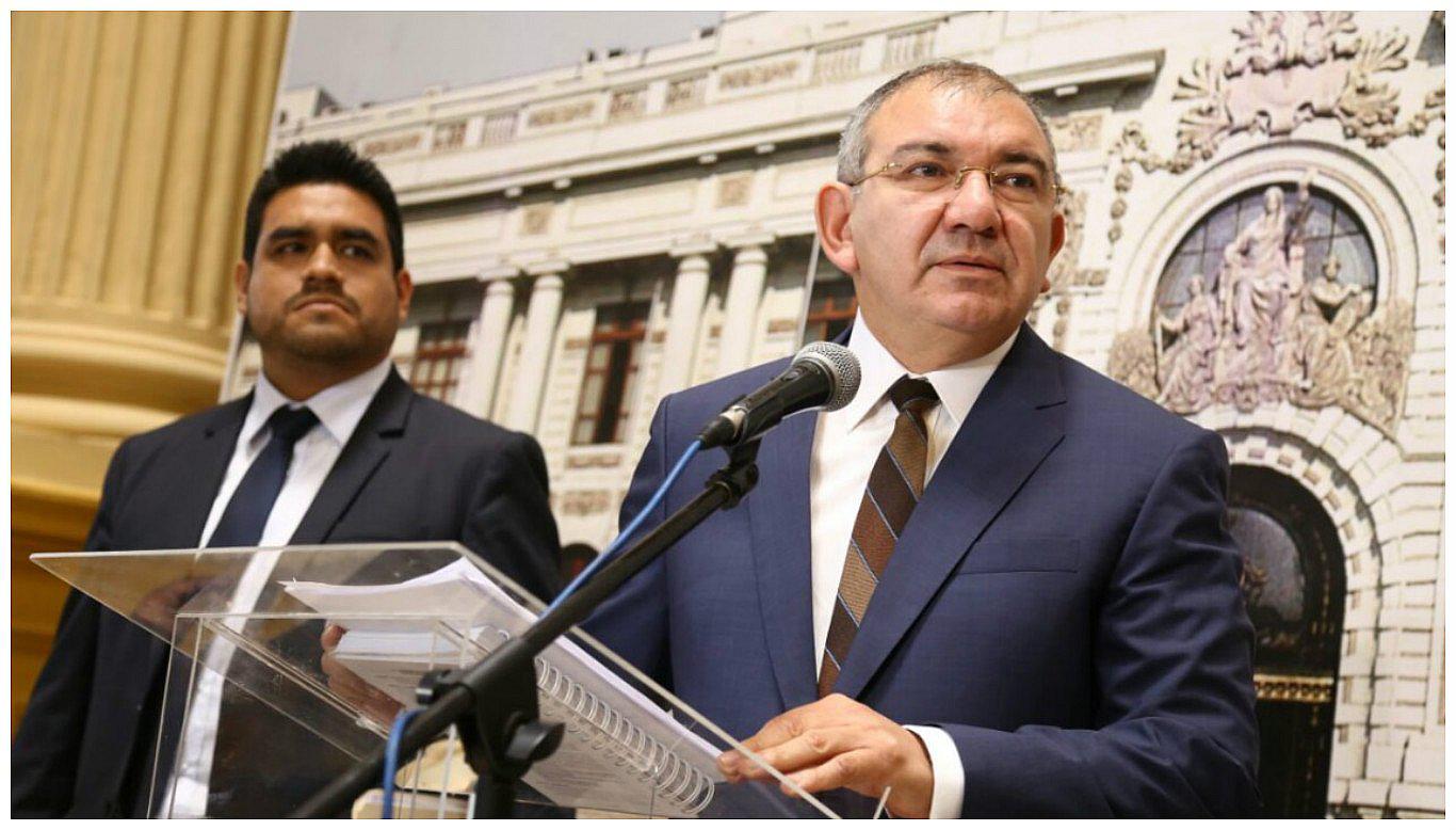 Oficialía Mayor del Congreso: Hay una "campañita" contra el parlamento nacional