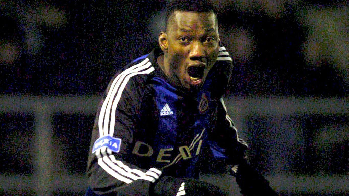 Andrés Mendoza fue homenajeado por el club Brujas