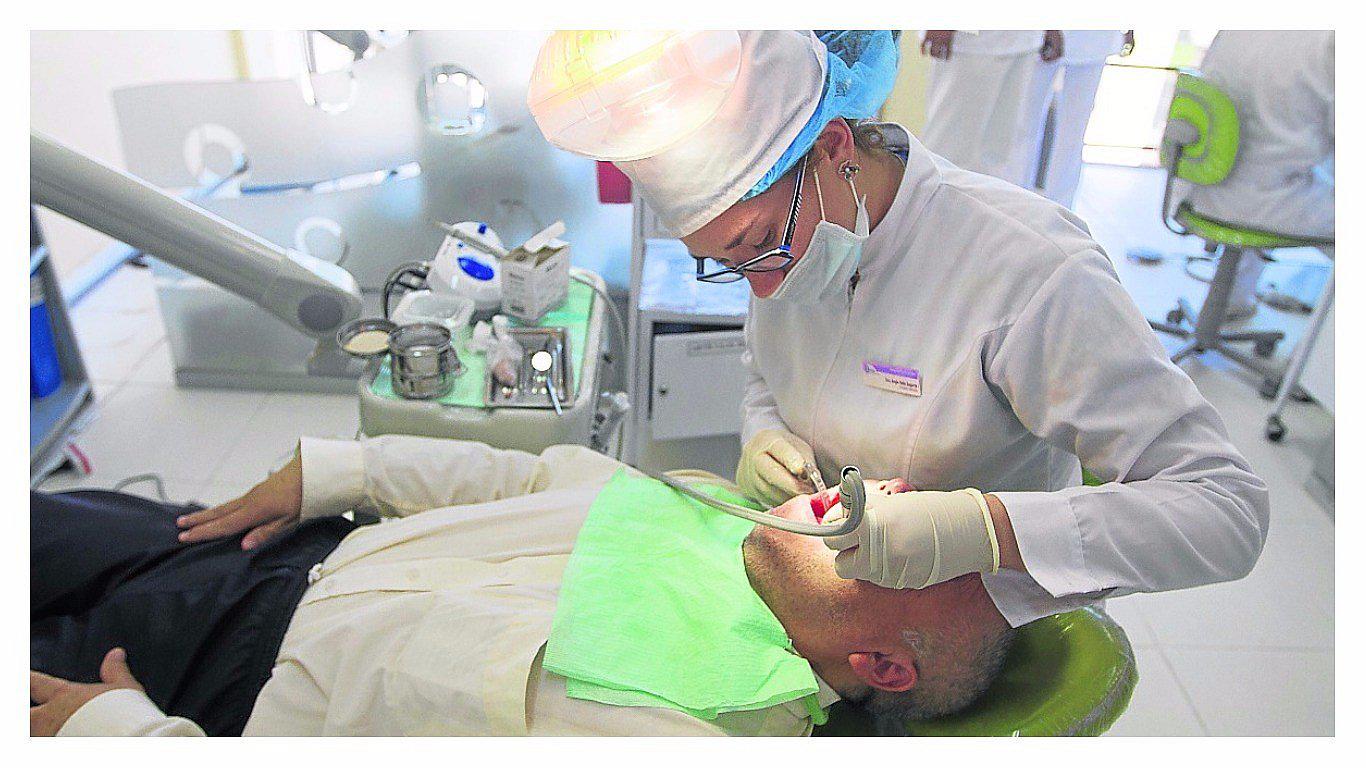 ​Cuidado: enfermedades a la encía pueden conllevar a la muerte del paciente