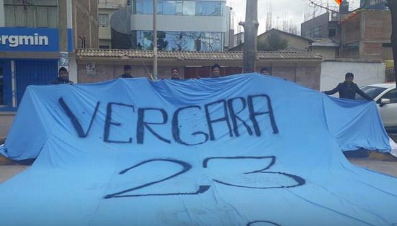 EN VIVO| Hinchas de Binacional despiden a Juan Pablo Vergara en Juliaca