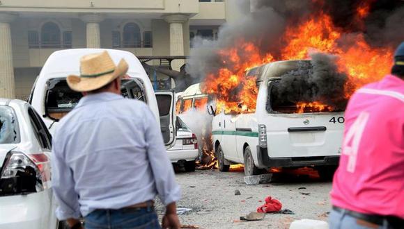 Sicarios detonan explosivos en gasolineras del estado mexicano de Michoacán