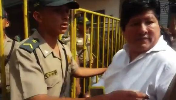 Edwin Oviedo intentó participar en Ángelus del Papa Francisco pero la Policía no lo dejó ingresar (VIDEO)