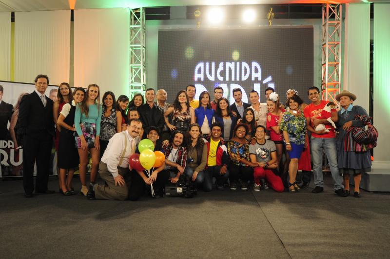 Avenida Perú inicia duelo con Al fondo hay sitio