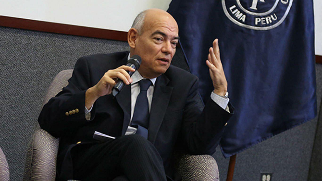 Alejandro Toledo: Investigado en caso Odebrecht salió del país