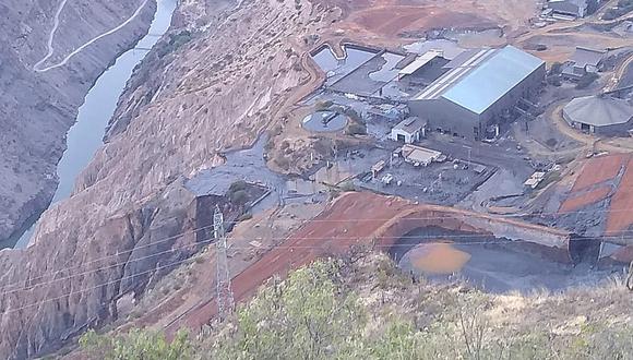 Emergencia ecológica en Huancavelica por derrame de relave minero en río Mantaro (VIDEO)