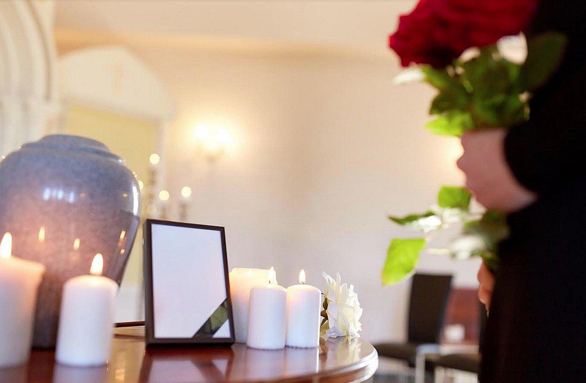 ¿Cuáles son los trámites que se deben realizar ante la muerte de un familiar?