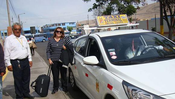 Taxista del terminal devuelve equipaje olvidado por turista